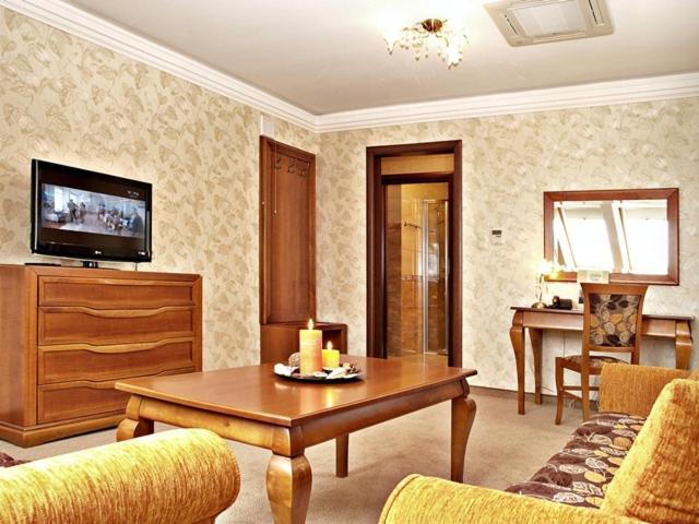 Hotel Fajkier 크로시체 외부 사진
